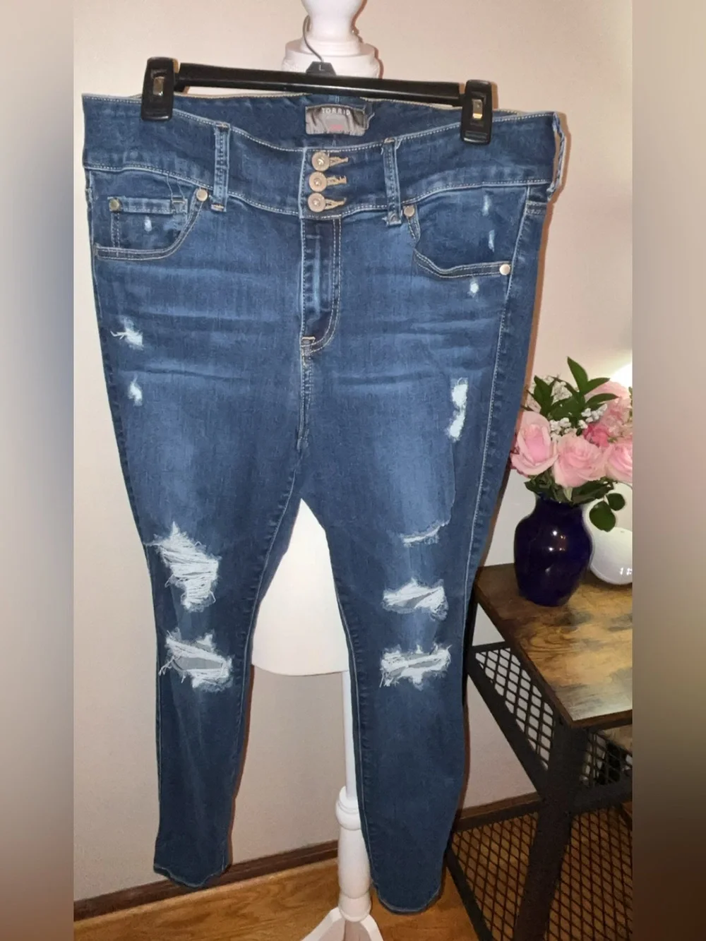 torrid Distressed Skinny Jeans in Dark Blue Wash - Picture 1 of 3